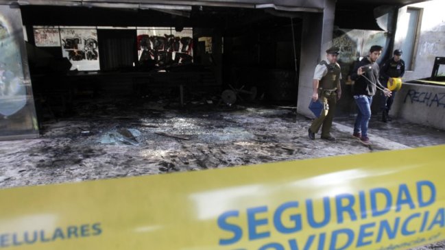 Diputado RN se querellará contra quienes resulten responsables del incendio del Café Literario