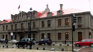 Denuncian a funcionario público de dañar edificio patrimonial de Punta Arenas