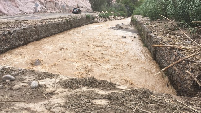 Municipalidad de Camarones recuperó conectividad de pueblos aislados por las lluvias