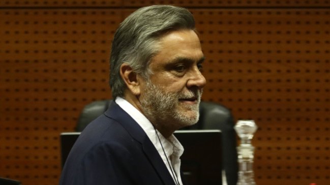 Longueira: Hasta el 2003, todos los políticos chilenos eran corruptos