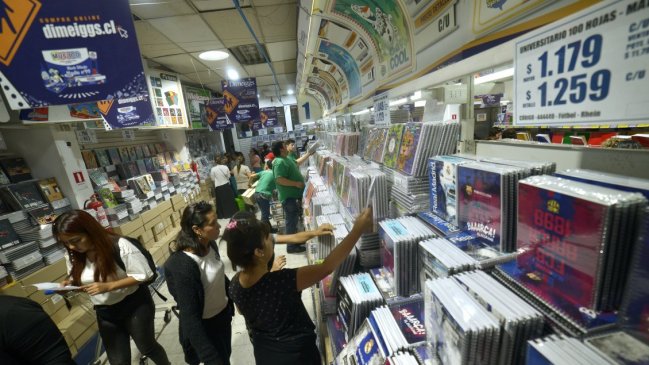 Se puede ahorrar hasta 46 mil pesos en útiles escolares y uniformes, según Sernac