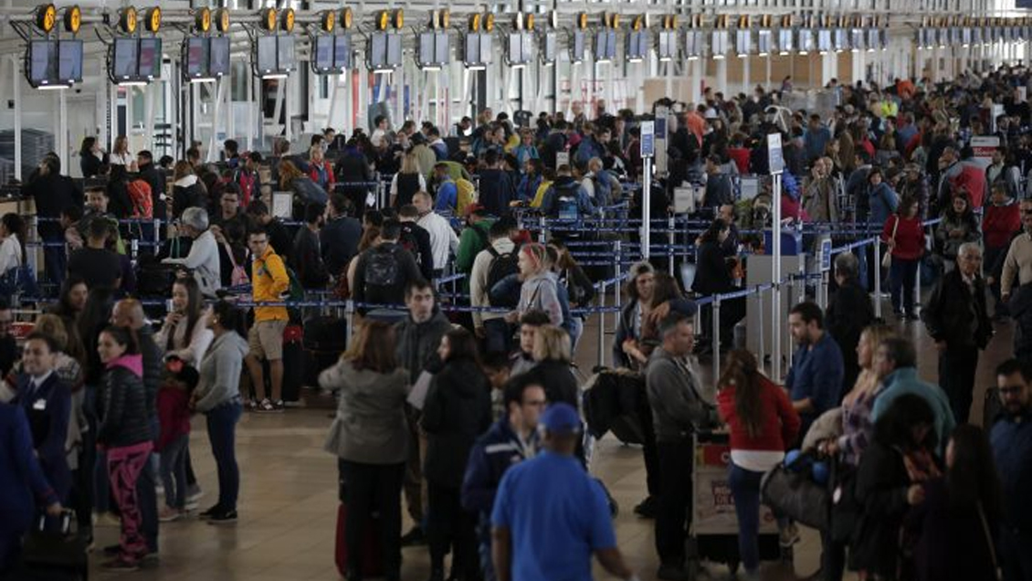 Comenzó a regir exigencia de declaración jurada de estado de salud a viajeros que ingresan a Chile