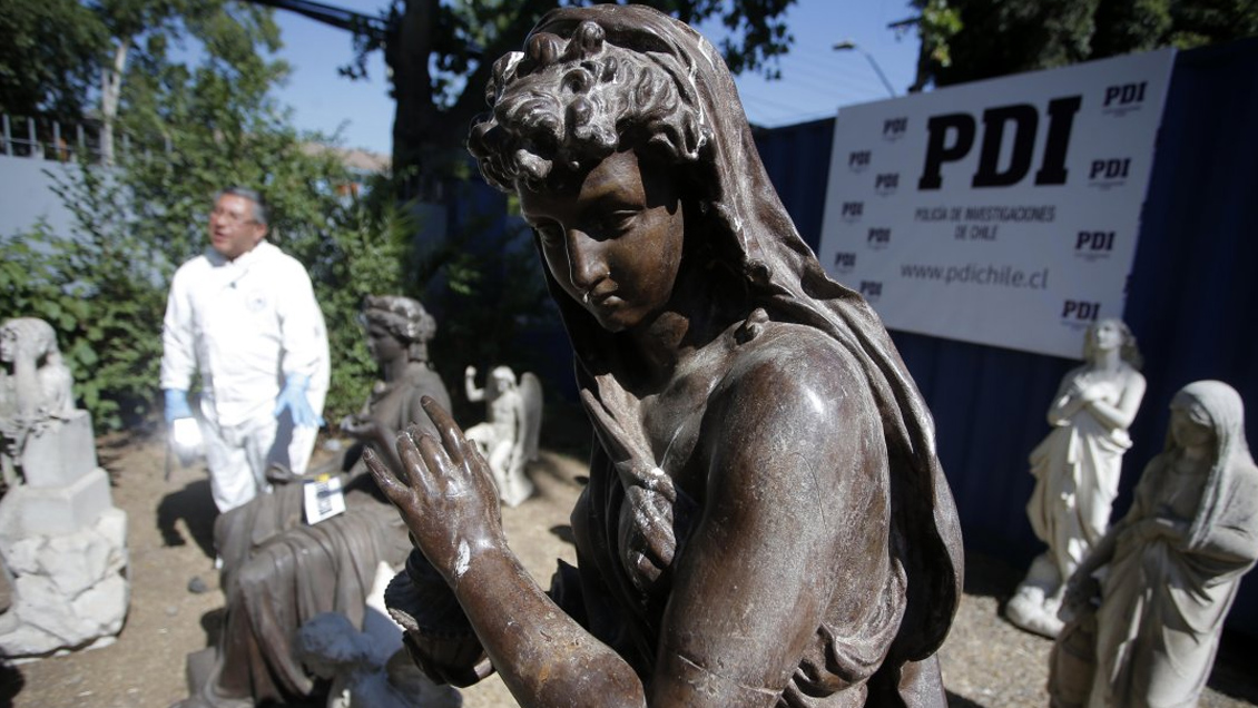 Estatuas robadas: CDE amplía querella contra Raúl Schüler