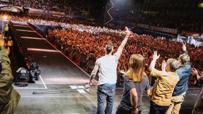 Adam Levine se despide de Chile agradeciendo 