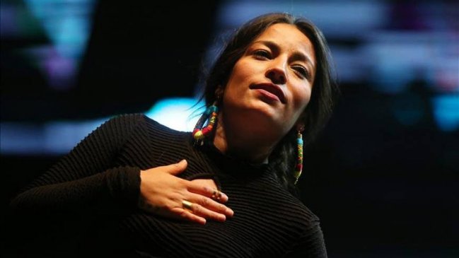 Ana Tijoux se presentó en mitín de Bernie Sanders en Los Ángeles