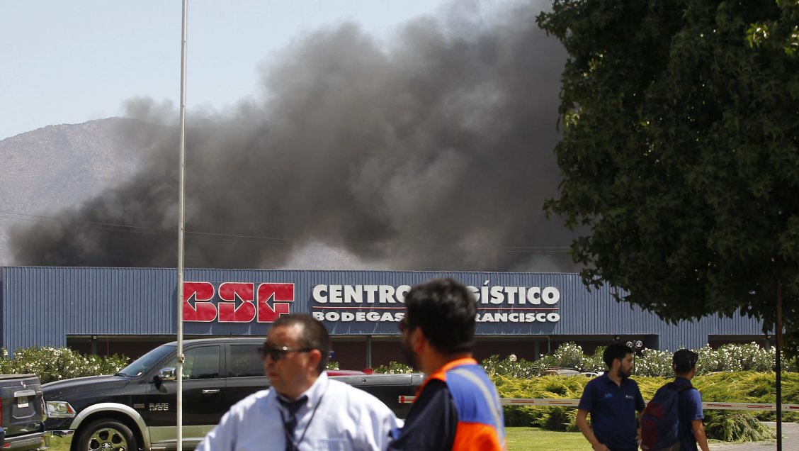 Tres víctimas fatales tras gigantesca explosión en Pudahuel
