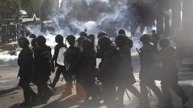 Carabineros detuvo a 29 personas en operativo en cercanías de Plaza Baquedano