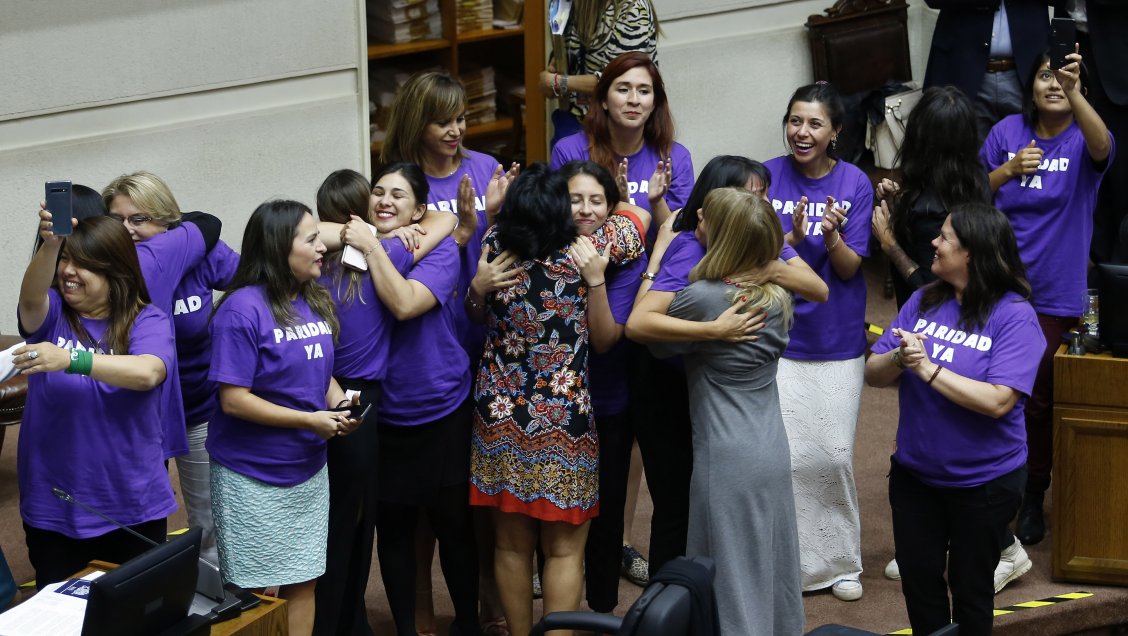 Así votaron los senadores por la paridad de género en el proceso constituyente