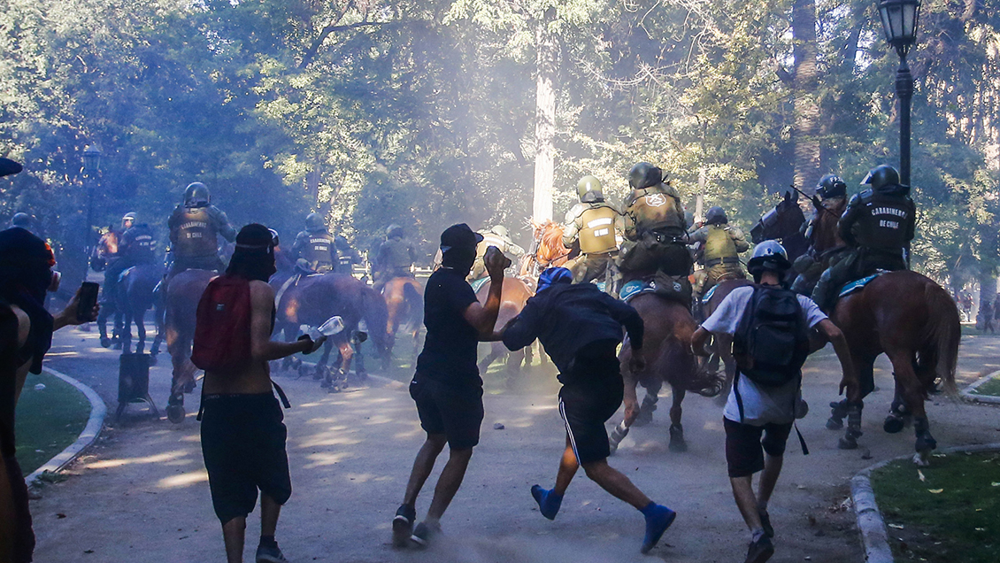 Proyecto quiere prohibir el uso de animales como elementos disuasivos en las protestas