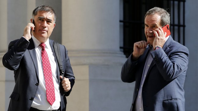 Desbordes salomónico: Apoya a Blumel, pero niega doble intención en la crítica de Allamand