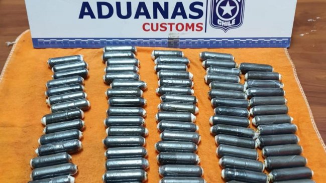 Hombre fue detenido al intentar pasar 98 ovoides de cocaína en paso fronterizo de Ollagüe