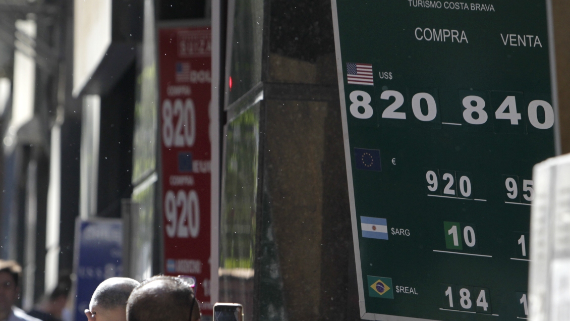 Dólar alcanzó su mayor valor histórico impulsado por los efectos del coronavirus