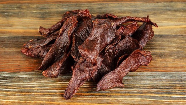 Ratones muertos, fecas y larvas: Fiscalización descubrió el horror en una fábrica de charqui