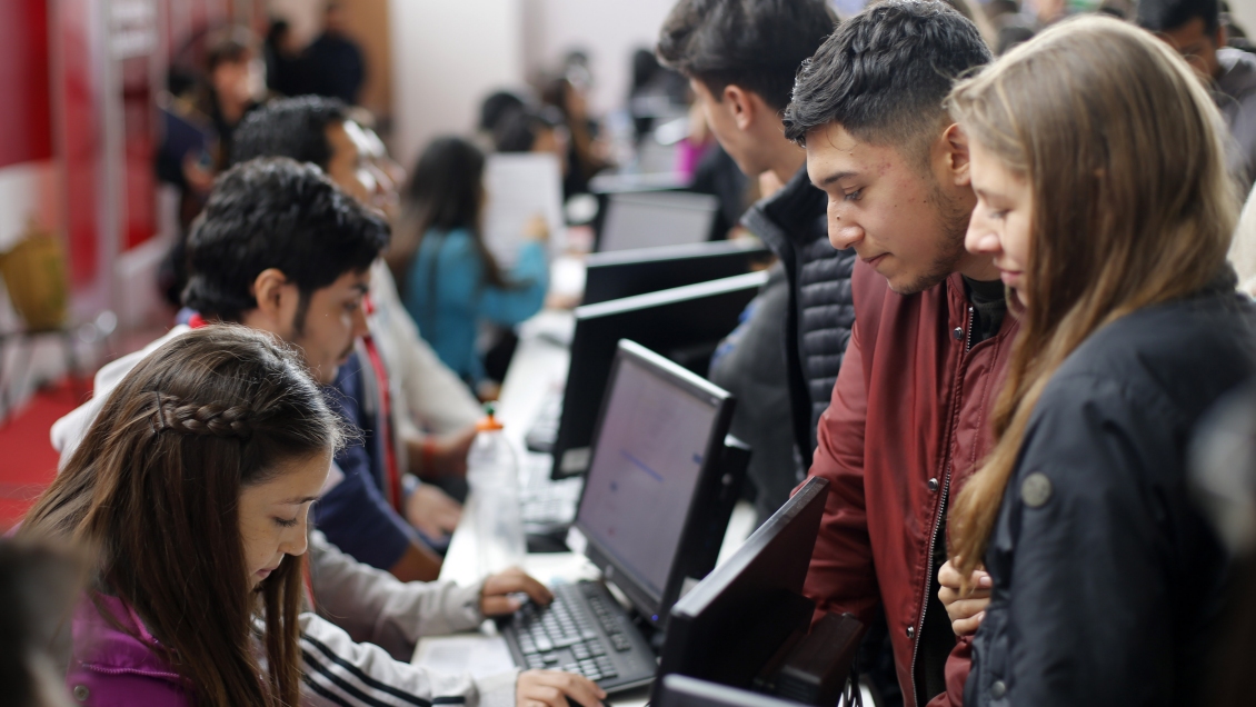 Miles de estudiantes comenzaron su proceso de matrícula en las universidades