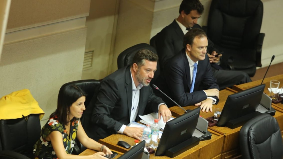 El ingreso mínimo garantizado de 300 mil pesos quedó a un paso de ser ley