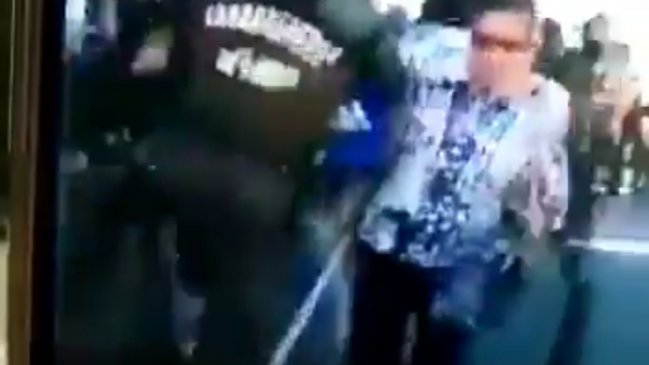 Carabineros instruyó investigación interna por caída de adulta mayor durante marcha en Talca