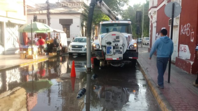 Rotura de matriz causó escurrimiento a lo largo de cuatro kilómetros en Copiapó