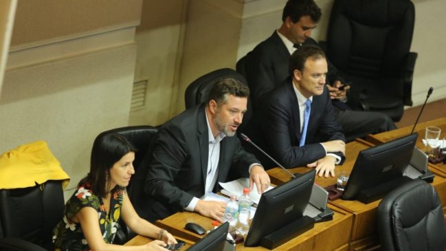 El ingreso mínimo garantizado de 300 mil pesos quedó a un paso de ser ley