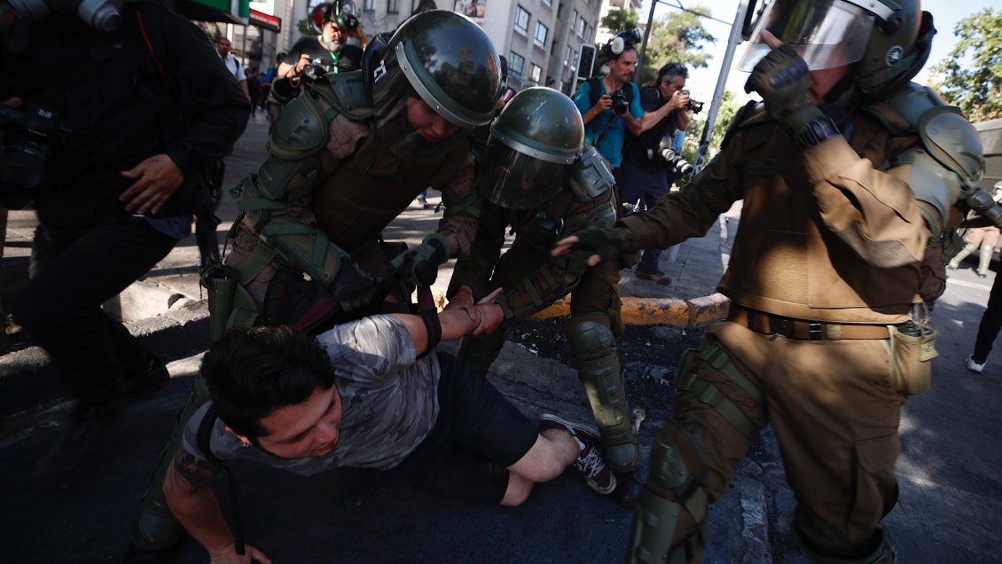 Human Rights Watch: Hay un problema de liderazgo al interior de Carabineros