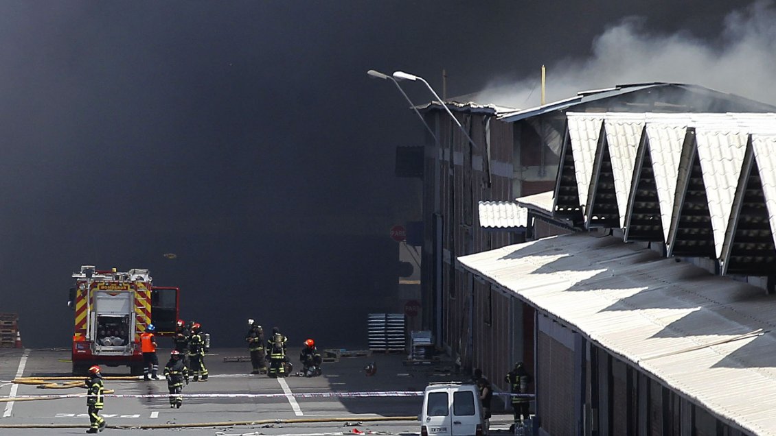 Municipio de Pudahuel se querellará por cuasidelito de homicidio tras explosión en bodega