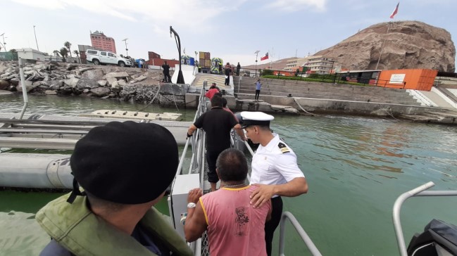 Arica: Una persona está desaparecida tras el hundimiento de un barco pesquero en Caleta Vitor