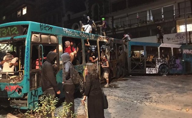 Santiago vivió una nueva jornada de incidentes en varios puntos