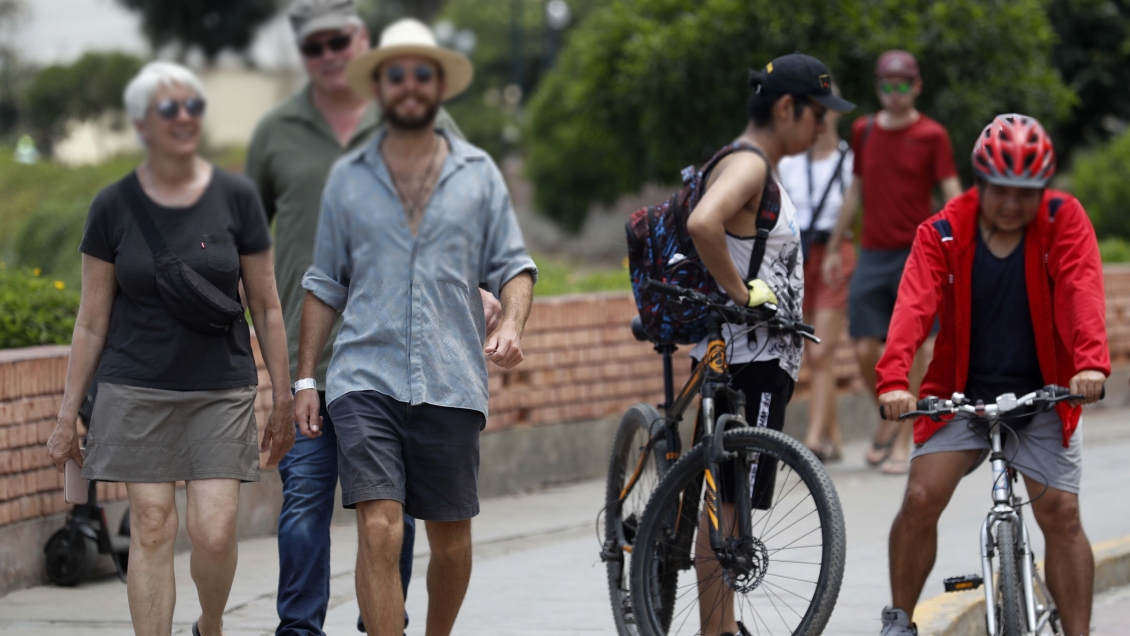 Perú detendrá a turistas que incumplan protocolos por coronavirus