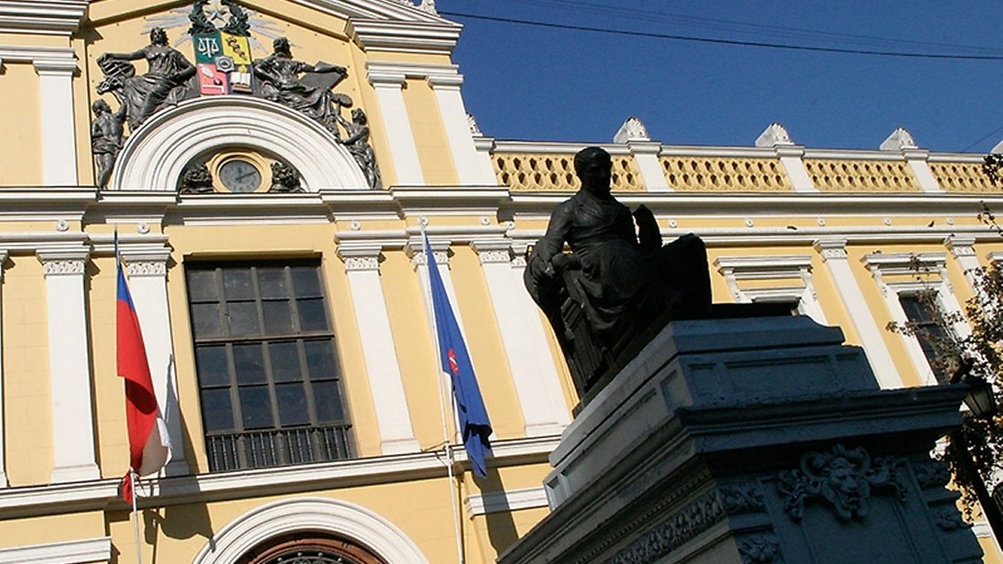 Universidad de Chile reemplazará clases por modalidad online