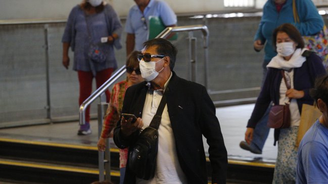 Harboe pide a Piñera decretar estado de catástrofe y restricción de libertades