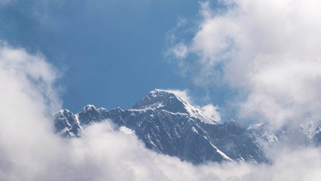  El cierre del Everest por el coronavirus destruye el turismo en Nepal  