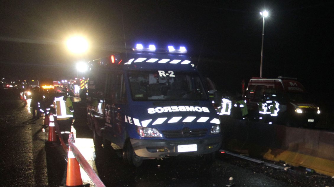 Concesionaria deberá indemnizar a pareja que se estrelló con una retroexcavadora