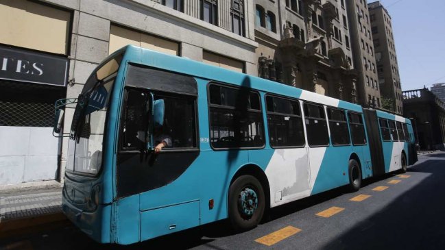 Autoridades reducen frecuencia de micros en 18 por ciento ante menor demanda