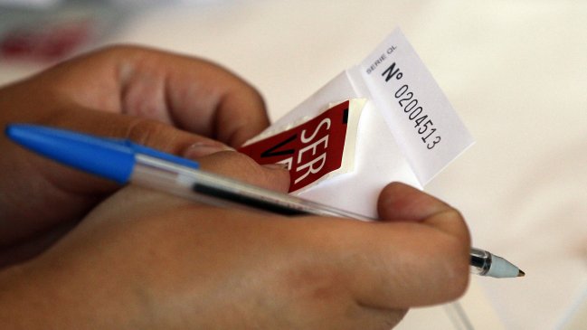 Senadores de oposición presentan proyecto para correr el plebiscito al 6 de septiembre