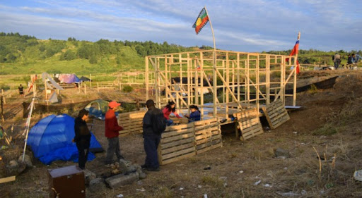 INDH va a la Justicia contra gobernador y alcalde de Temuco por desalojo de una toma