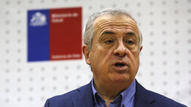 Mañalich no comparte la idea de cerrar ciudades y pone a Chillán como ejemplo