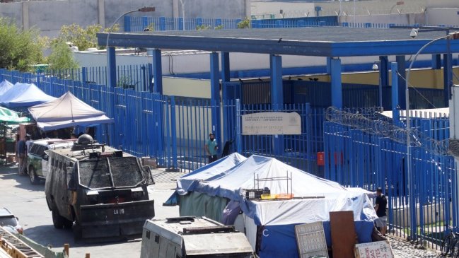 Gendarmería: 25 internos y 12 funcionarios lesionados en intento de fuga en Santiago 1