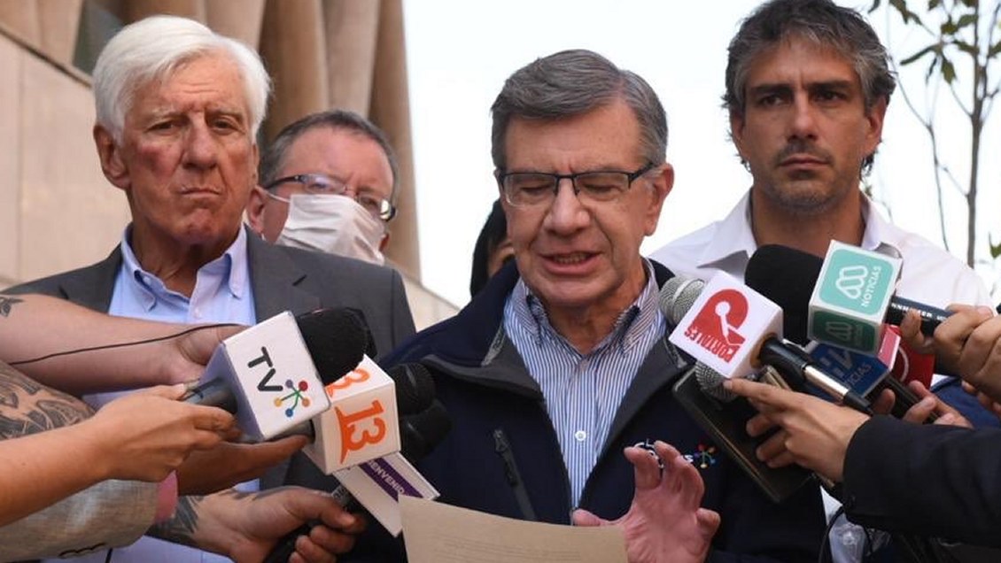 Alcaldes de Las Condes, Vitacura y La Reina declararon 