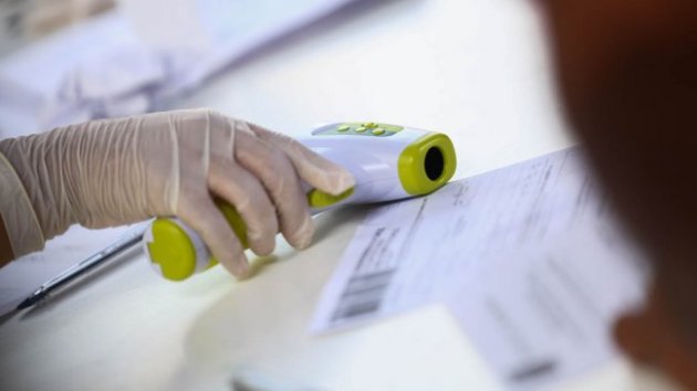 Donan equipo con capacidad de hasta 190 muestras para detectar Covid-19 en Tarapacá