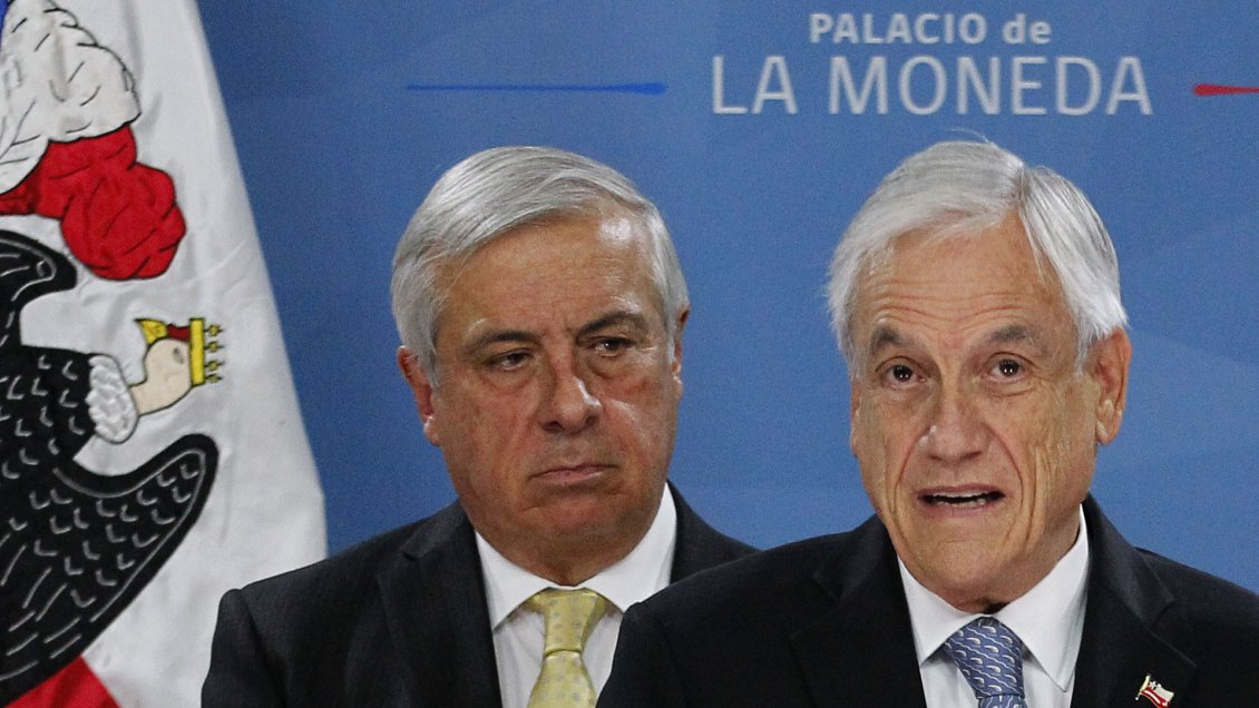 Piñera ordenó toque de queda en todo Chile entre las 22:00 y las 05:00 horas