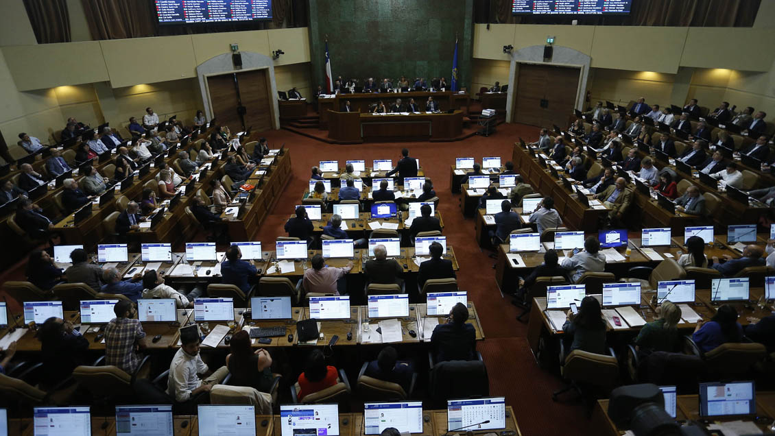 Avanzan en el Congreso proyectos que regulan teletrabajo y precios de prestaciones médicas