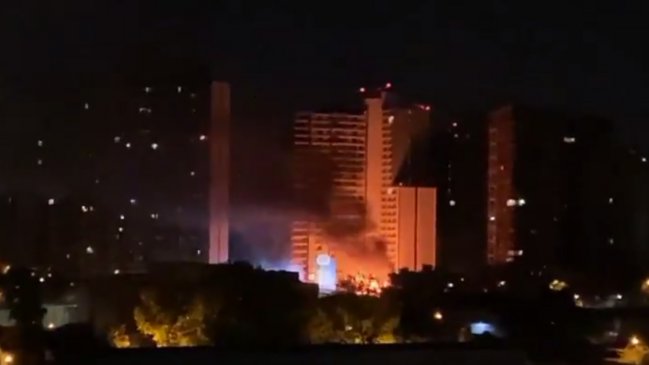 Un incendio en galpón obligó a vecinos a evacuar en el centro de Santiago