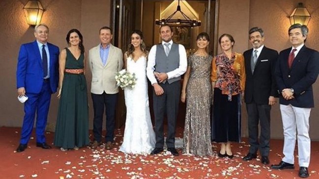 Asistente al matrimonio de la polémica: Se sacaron las mascarillas sólo para la foto
