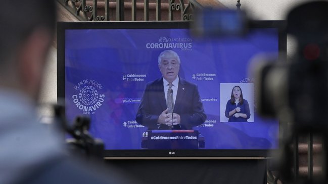 Mañalich advierte que Cathy Barriga pudo cometer un delito al informar sobre fallecida por Covid