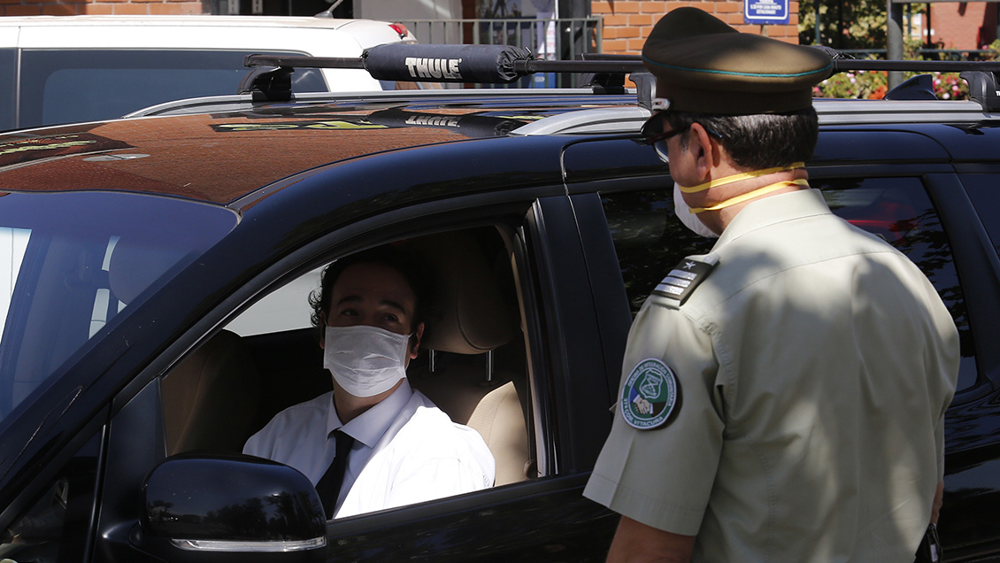 Cuarentena en siete comunas de la RM: ¿Cómo y en qué situaciones se otorga permiso especial?