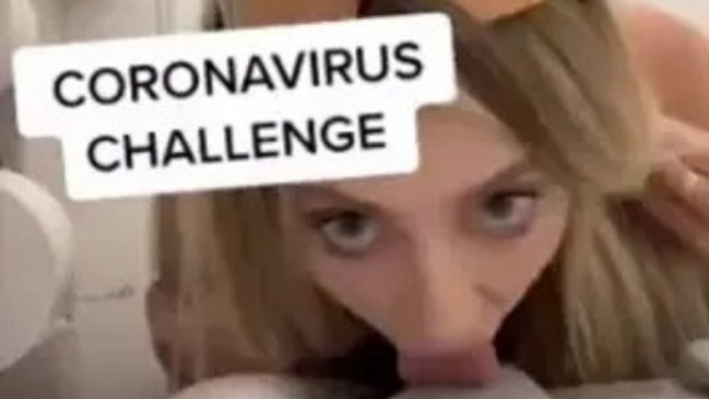 Influencer que lamió inodoro insiste en ser irresponsable: Me molestó que el 