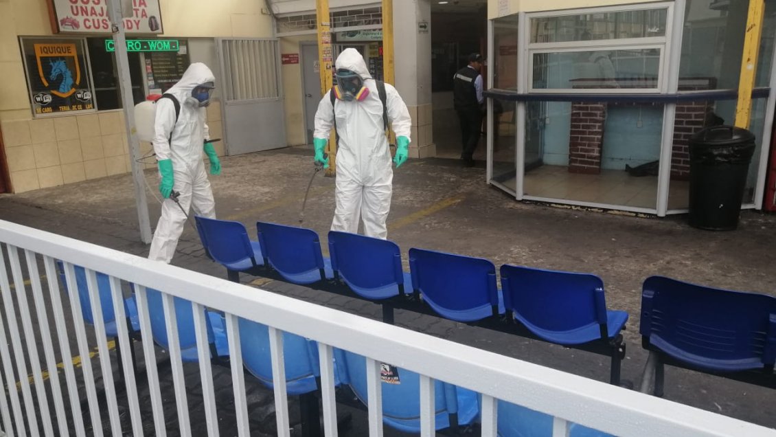 Más de 22 mil litros de desinfectante se han rociado en espacios públicos de Iquique