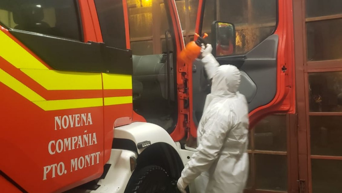 Empresa sanitizó de forma gratuita comisarías de carabineros y cuarteles de bomberos