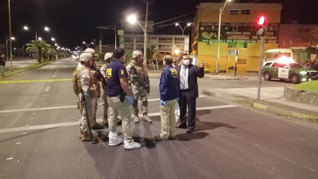 Fiscalía investiga incidente en toque de queda: Militares dispararon a conductor que intentó atropellarlos