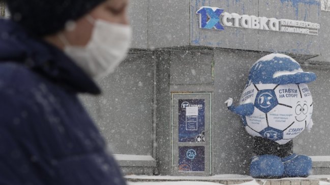 Rusia envía a EE.UU. un avión con equipamiento médico para enfrentar el Covid-19