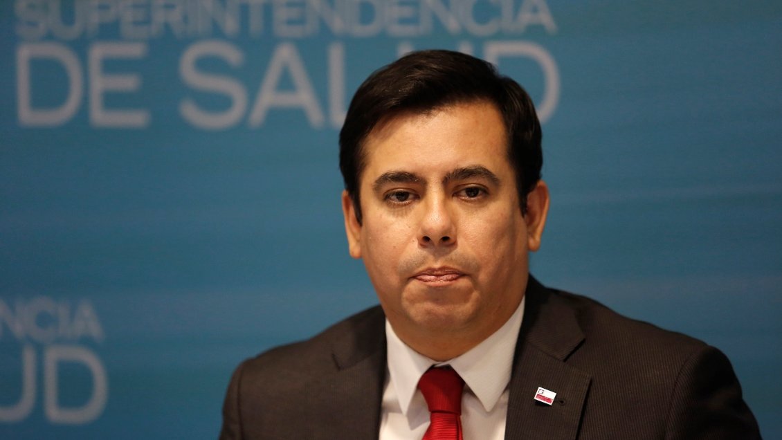 Superintendente: Tres isapres ofrecieron condonar alza por al menos dos meses